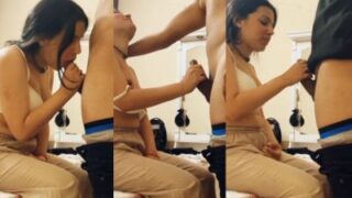Hot Mumbai babe sucks her BF?s dick in desi sex MMS